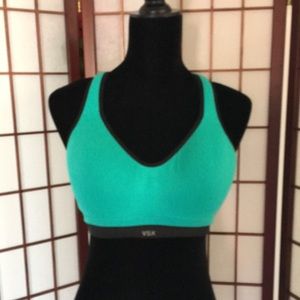 Pink Victoria’s Secret Sports Bra 36Bsz Worn once no signs of wear